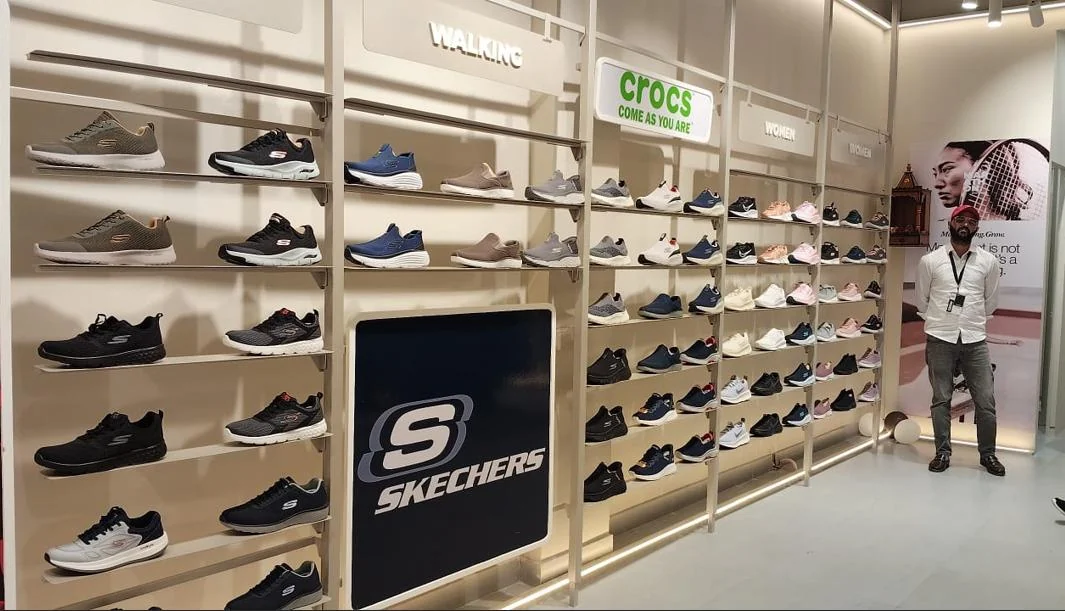 Retail fixture installation shown in Artcraft company profile
