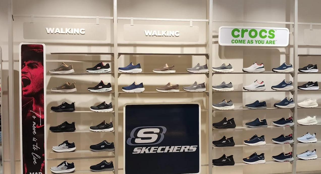 Retail footwear fixtures